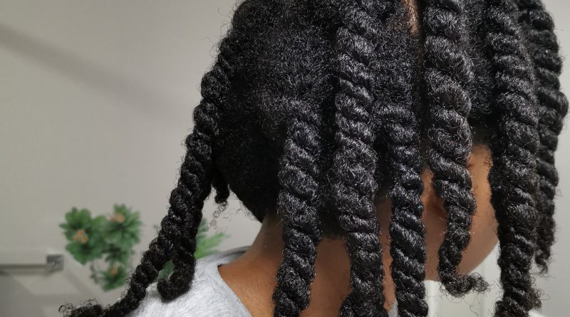 How to Create a Healthy Natural Hair Regimen to Promote Growth
